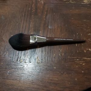 MAKEUP FOREVER 128 Brush